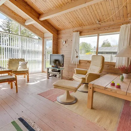 Three-bedroom Holiday In Tatil Evi *